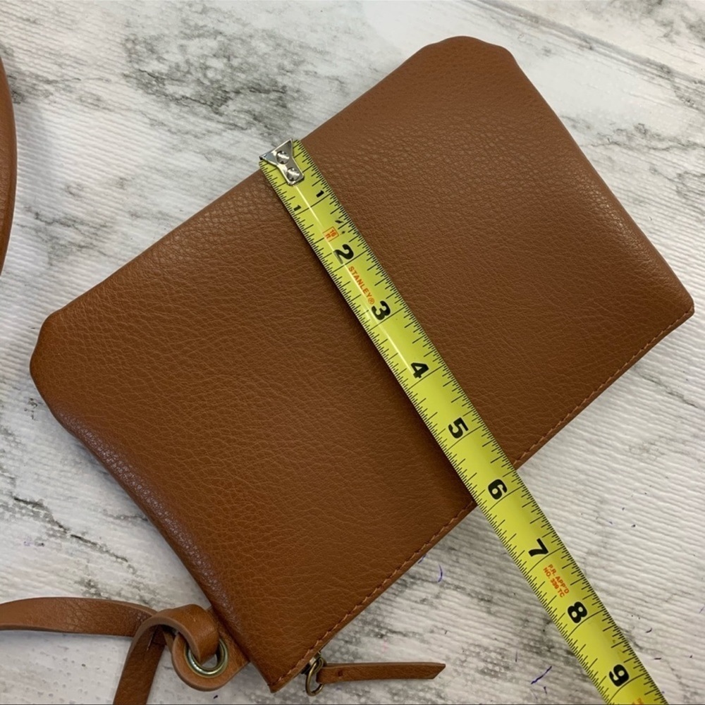 Frye And Co With Zip Pouch Shoulder Bag - Picture 13 of 14